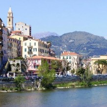 A piedi per una firma contro la disoccupazione